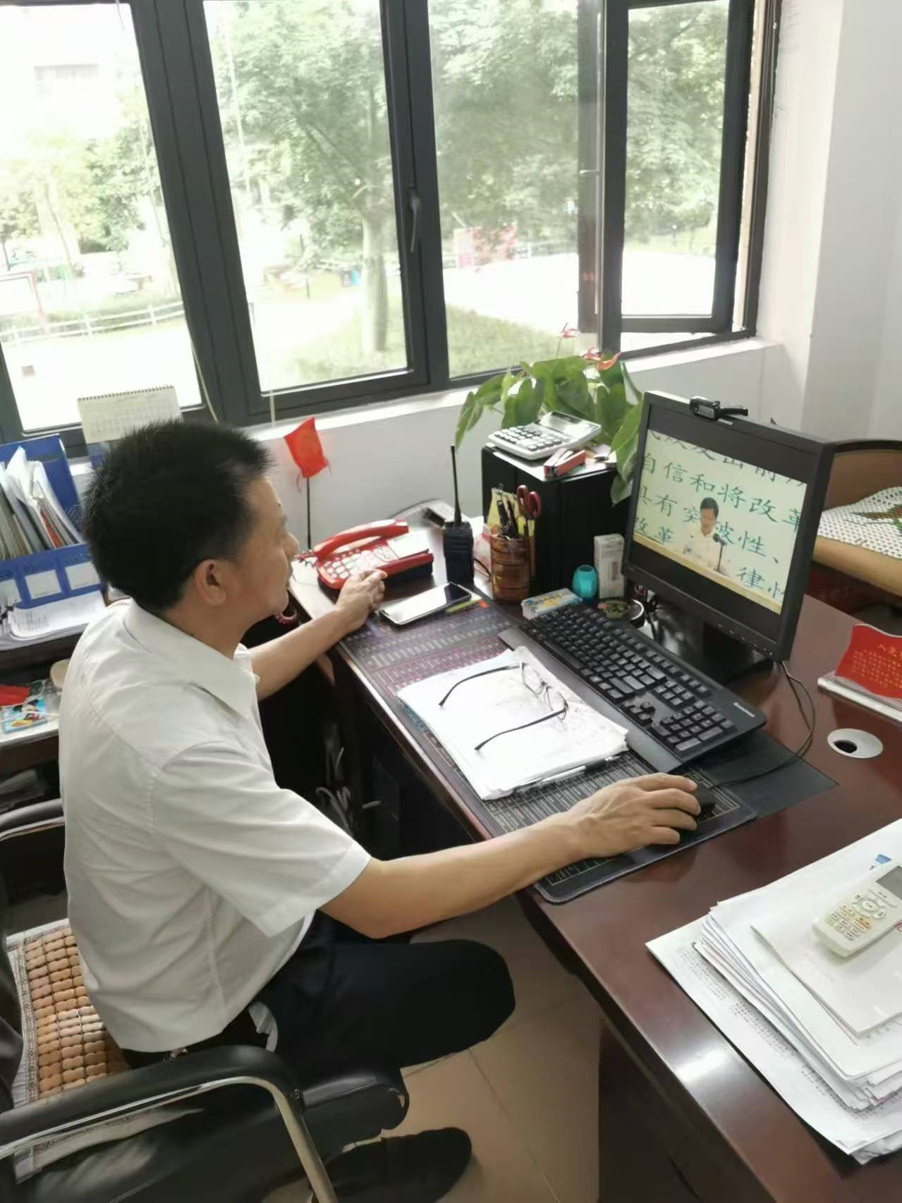 網(wǎng)絡(luò)直播.jpg 網(wǎng)絡(luò)直播.jpg