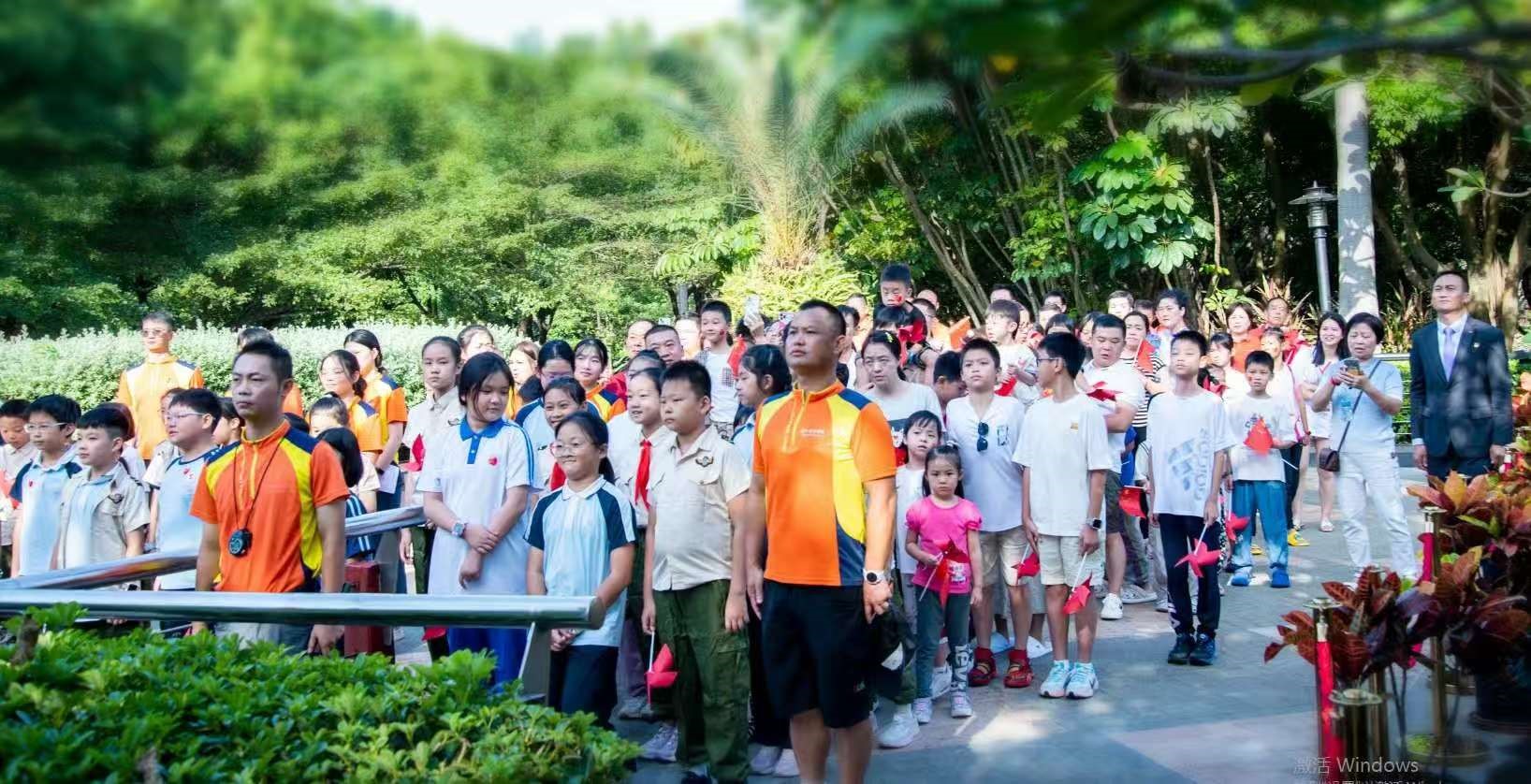 參加升國旗儀式2.jpg 參加升國旗儀式2.jpg